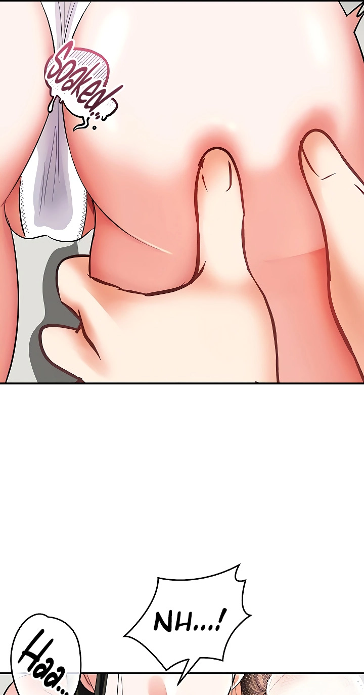 I'm the only guy in the massage parlor. Chapter 12 page 33 - 