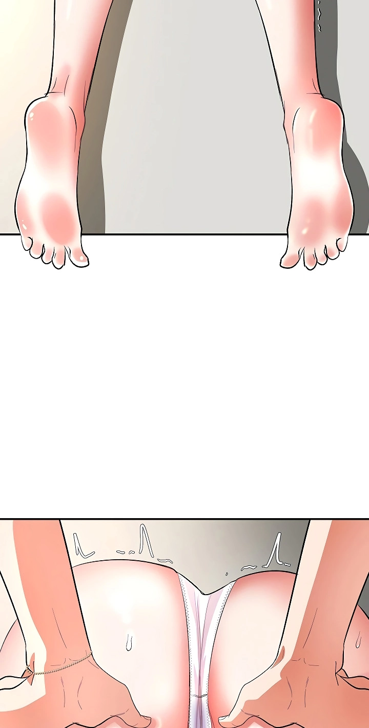 I'm the only guy in the massage parlor. Chapter 12 page 43 - 