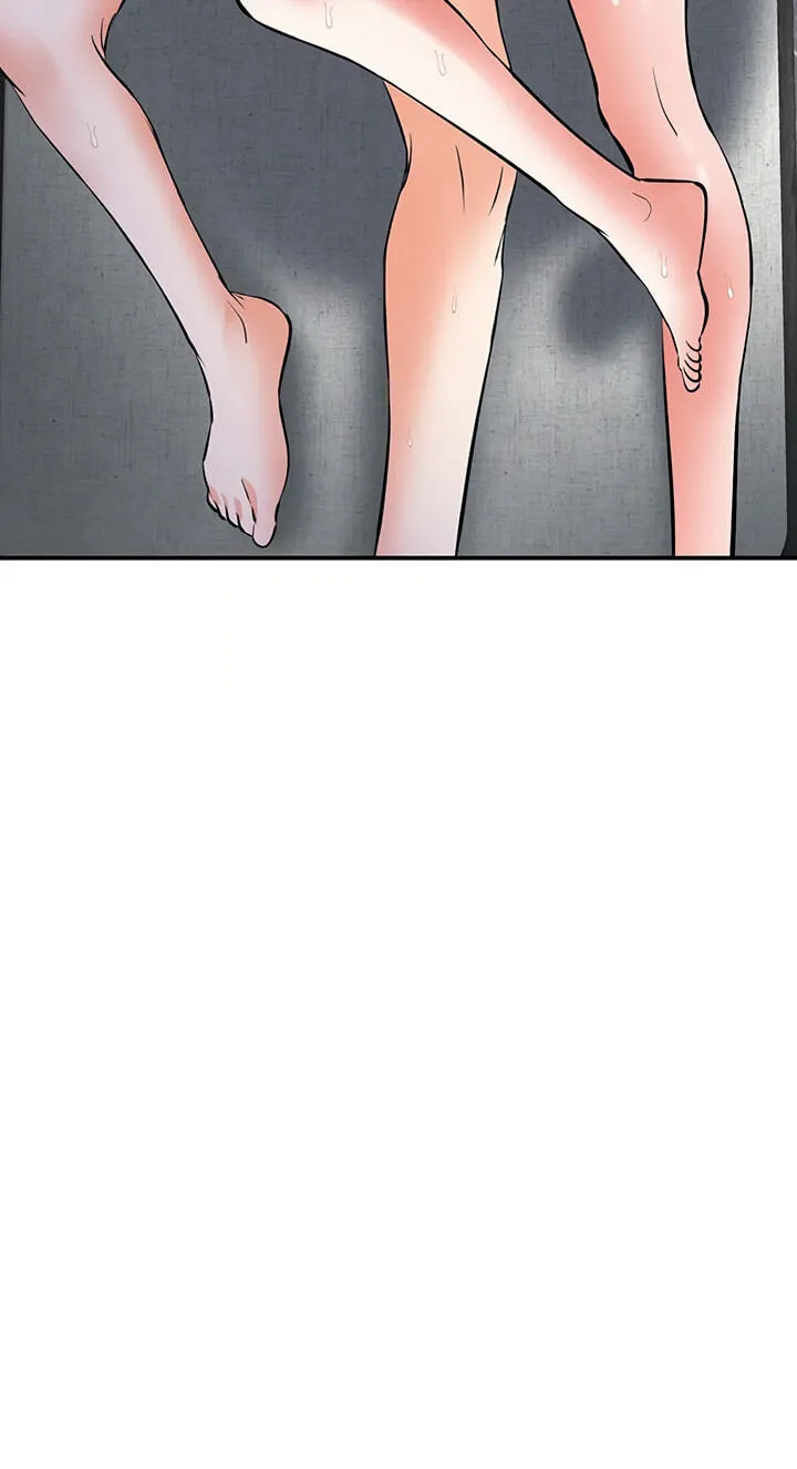 I'm the only guy in the massage parlor. Chapter 20 page 98 - 