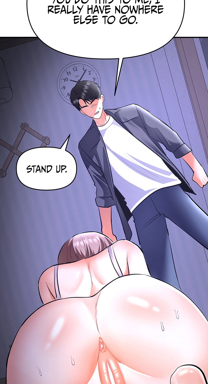I'm the only guy in the massage parlor. Chapter 31 page 35 - 