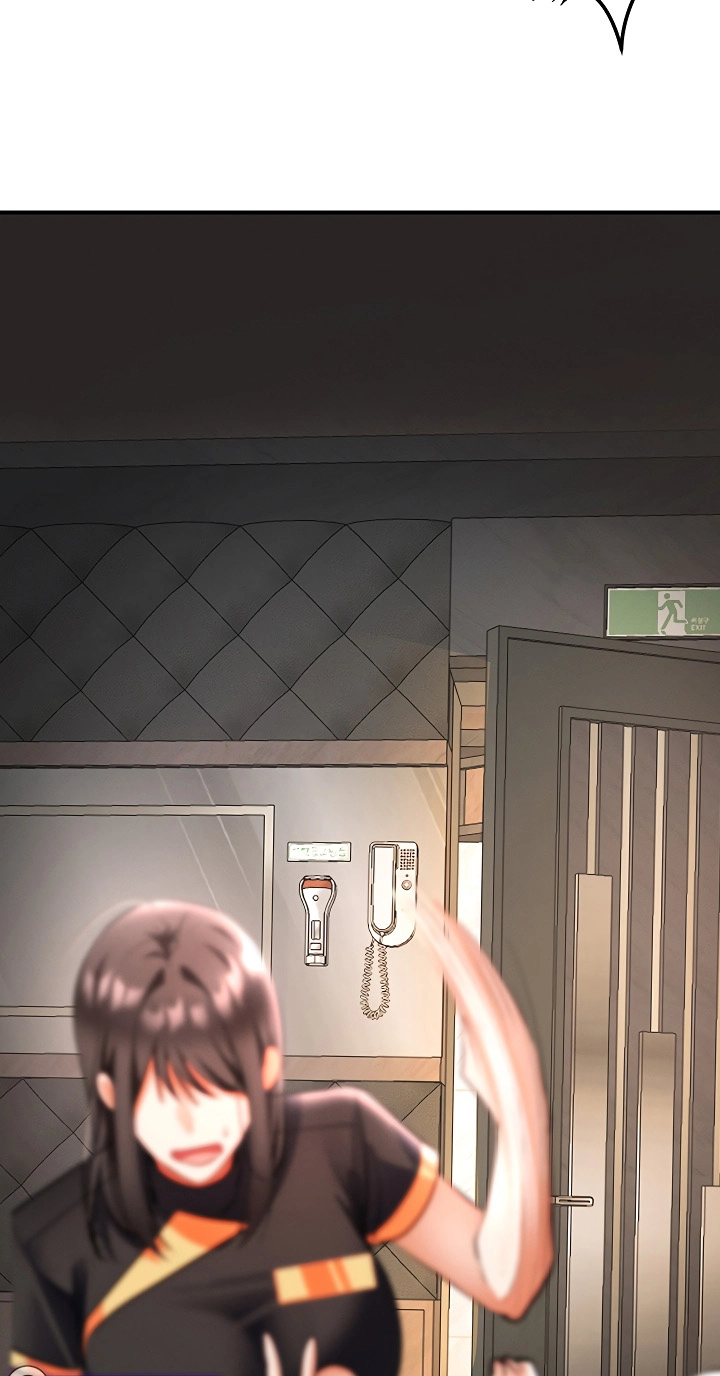 I'm the only guy in the massage parlor. Chapter 32 page 92 - 