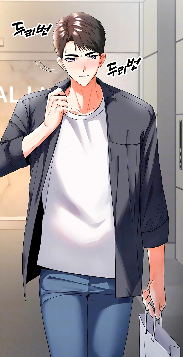 I'm the only guy in the massage parlor. Chapter 5 page 15 - 