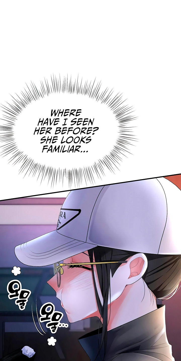 I'm the only guy in the massage parlor. Chapter 5 page 34 - 