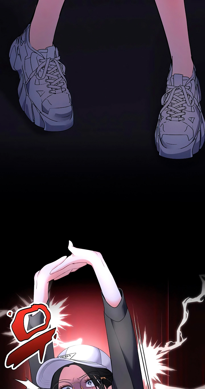 I'm the only guy in the massage parlor. Chapter 5 page 59 - 