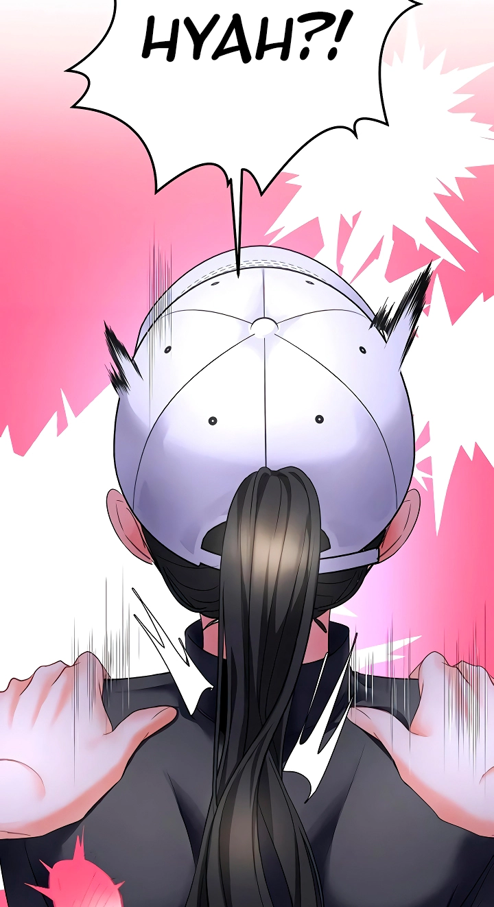I'm the only guy in the massage parlor. Chapter 5 page 66 - 
