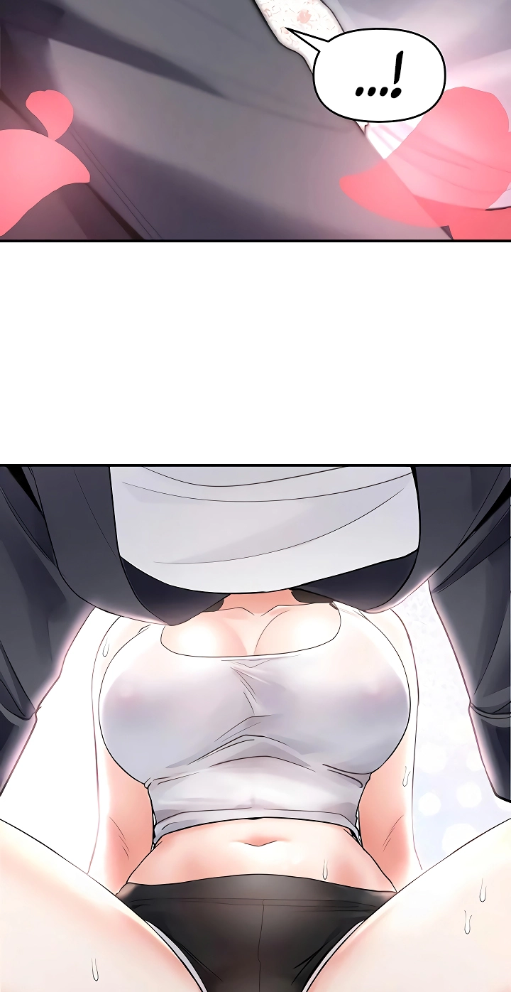 I'm the only guy in the massage parlor. Chapter 6 page 37 - 