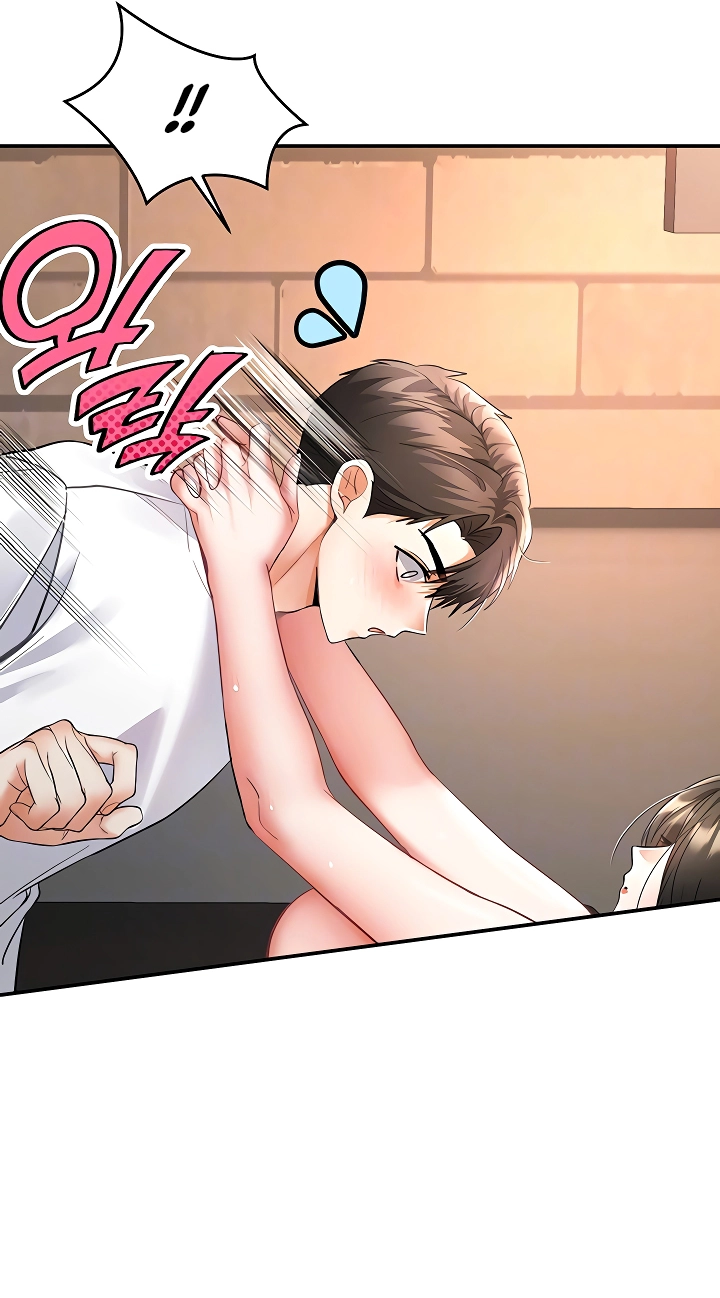 I'm the only guy in the massage parlor. Chapter 8 page 15 - 