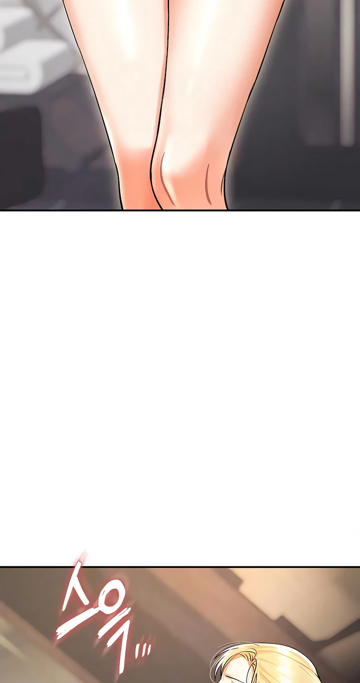 I'm the only guy in the massage parlor. Chapter 9 page 32 - 