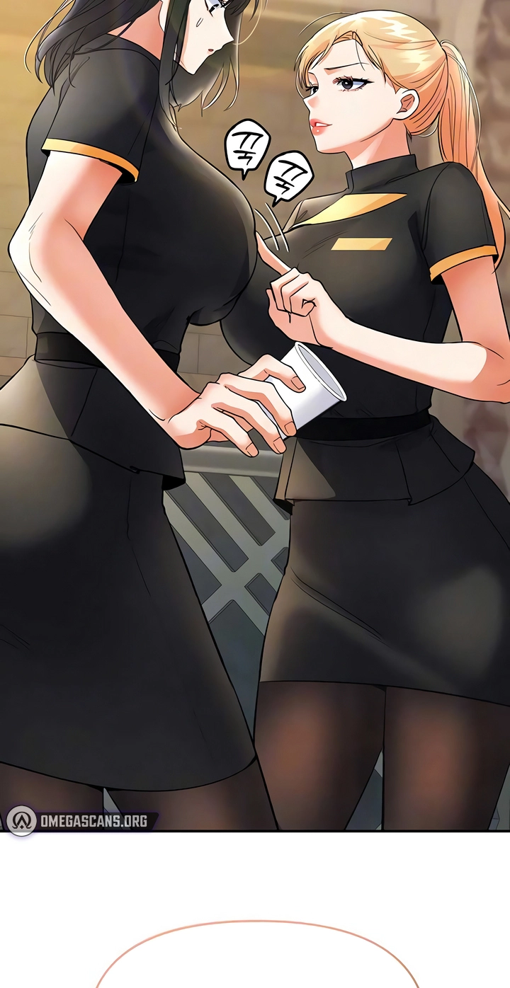 I'm the only guy in the massage parlor. Chapter 9 page 5 - 